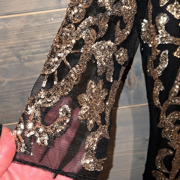 Beautiful vintage black dress with gold sequins - Picture 6 of 11